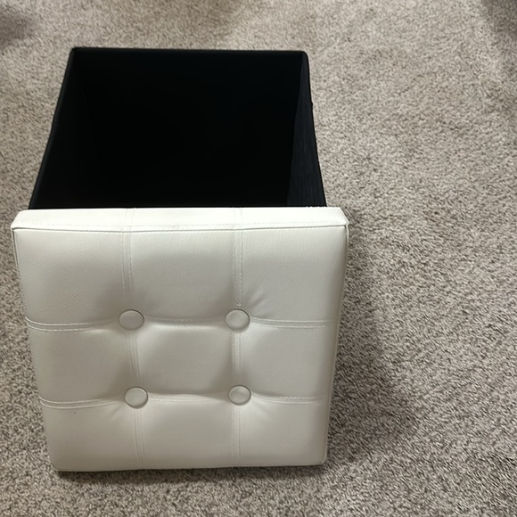 Storage Ottoman (Small) - Picture 4 of 14